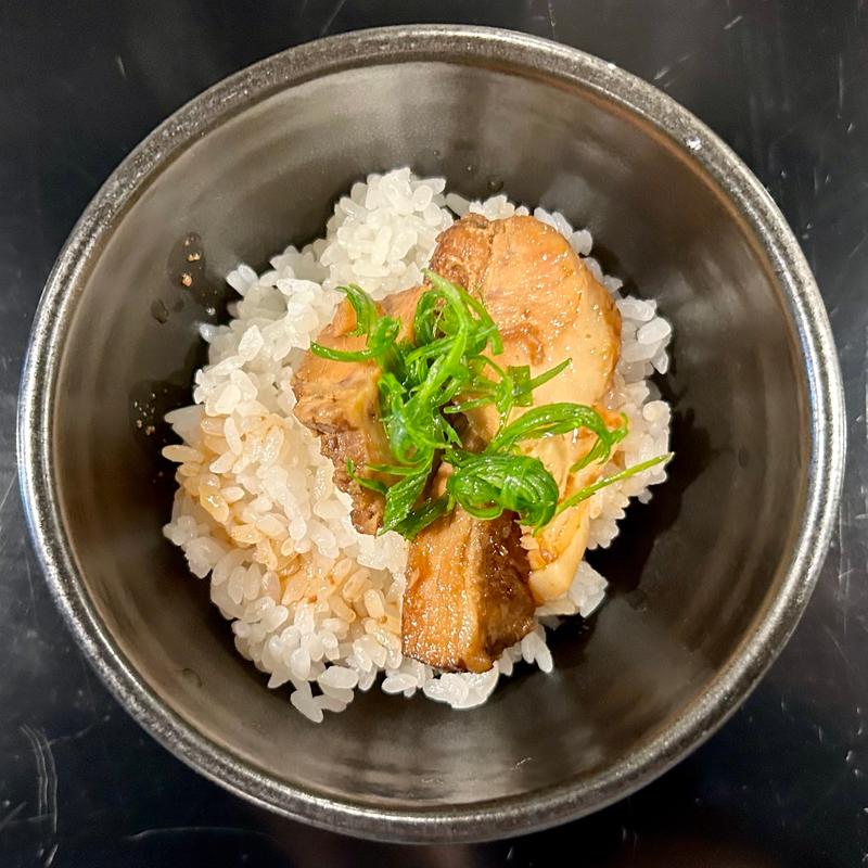 ミニ肉ごはん(AKEBI)