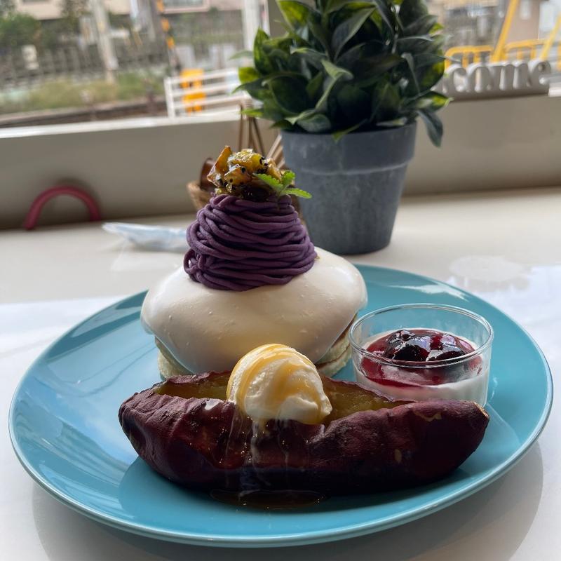 スィートポテトパンケーキ〜きんちゃんの冷やし焼き芋を添えて〜(カフェシュシュ)