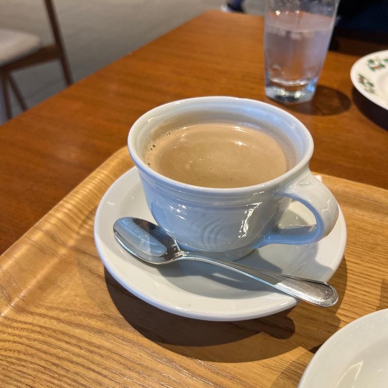 カフェオレ　ホット(六花亭 神楽岡店)