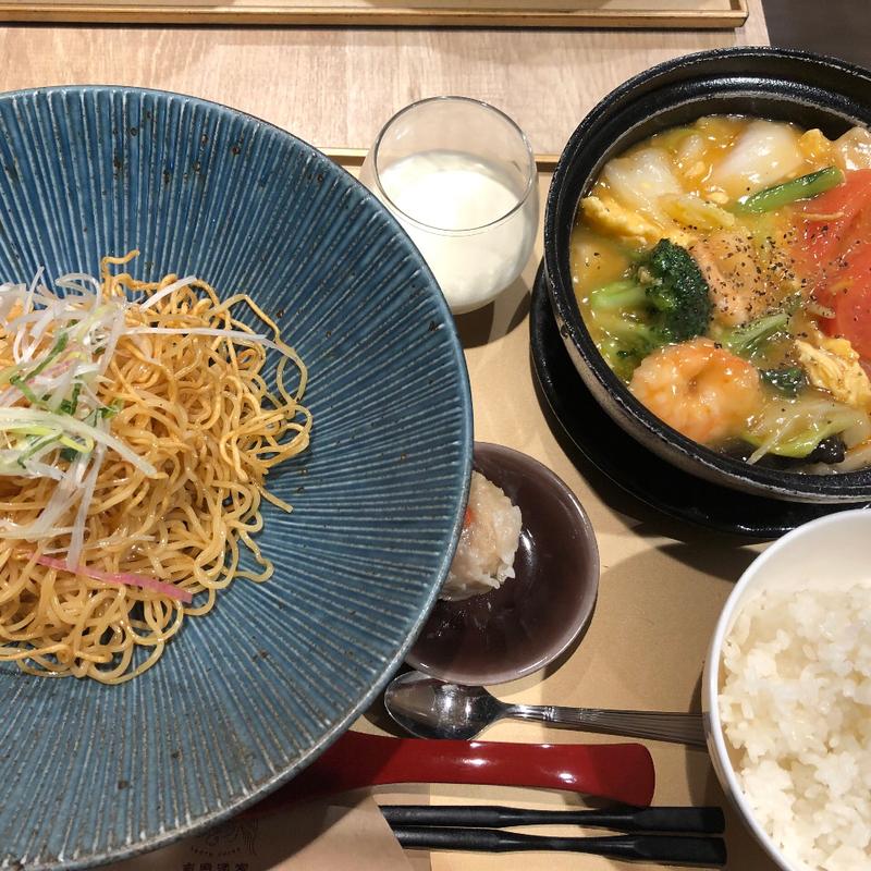 海老とトマトの酸辣あんかけやきそばセット(あんかけやきそば南国酒家 東京駅店)