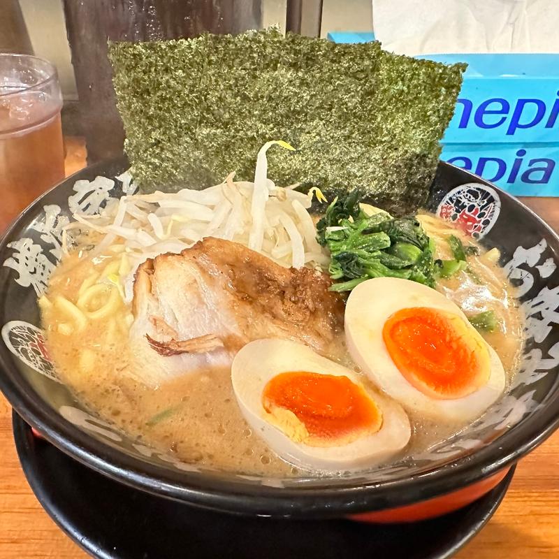 家系味噌ラーメン(横濱家系らぁめん 辻田家 石橋店)