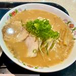 餃子の王将ラーメン（醤油豚骨ベース）