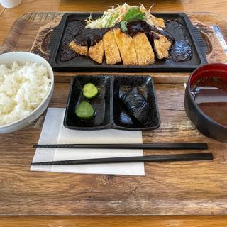 鉄板味噌カツ定食(阿久比パーキングエリア レストラン )