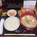 とんから定食 とん汁大 からあげ4コ