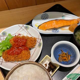 ランチ（グラタンコロッケ+鮭塩焼き）(魚料理 吉成 )