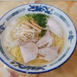 ワンタン麺(新生軒)
