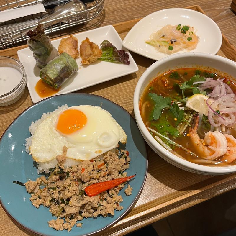 ハーフ＆ハーフ（ガパオライス/トムヤムフォー）(アジアンダイニング PRIMO)