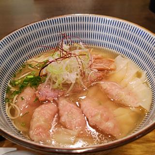 雲吞麺(豚骨清湯・自家製麺 かつら)
