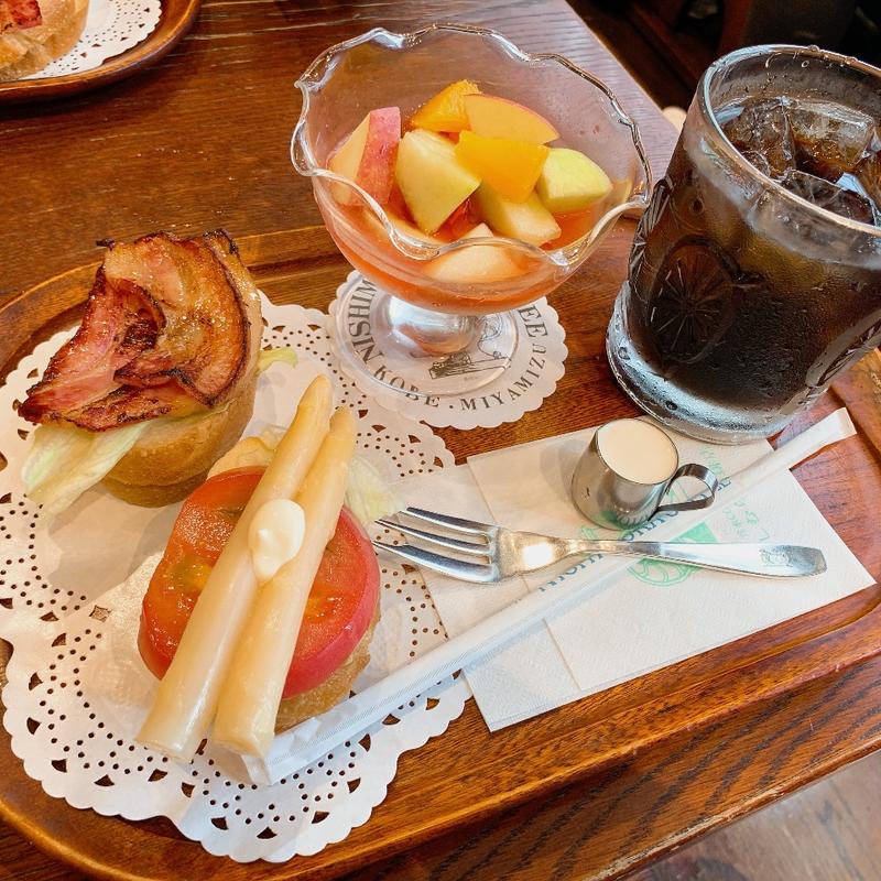 朝食セット（フルーツ）(神戸にしむら珈琲店 中山手本店 （コウベニシムラコーヒーテン）)