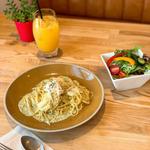 マスカルポーネcheeseとモッツァレラcheeseのバジルクリーム(5 waters cafe)