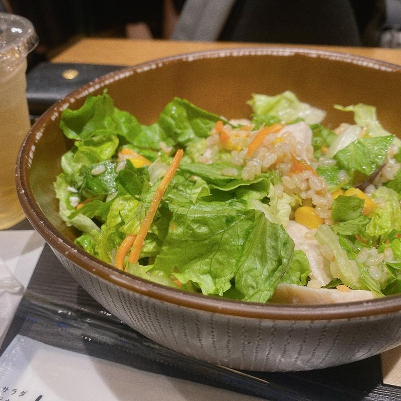 蒸し鶏とりんごのサラダ(WithGreen 恵比寿店)