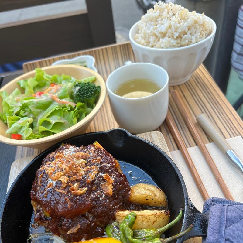 本日のランチ(あつあつ手ごねハンバーグ)(ハッピービーンズカフェ)