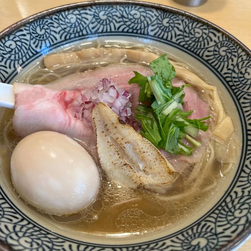 ノドグロ中華そば味玉(地鶏と金目鯛 中華そば 鯱)