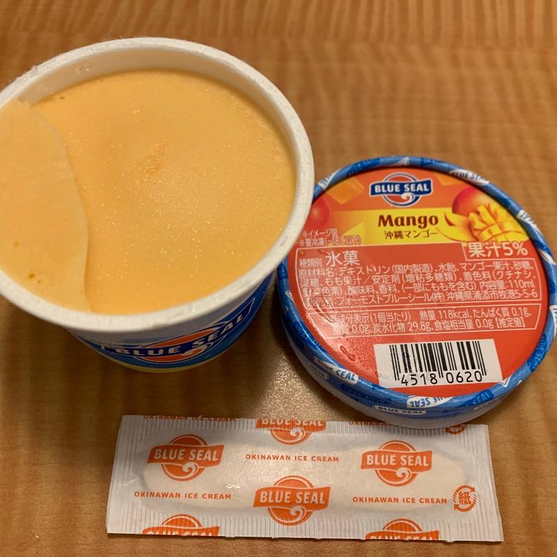 ブルーシールアイスマンゴー(那覇ビーチサイドホテル )