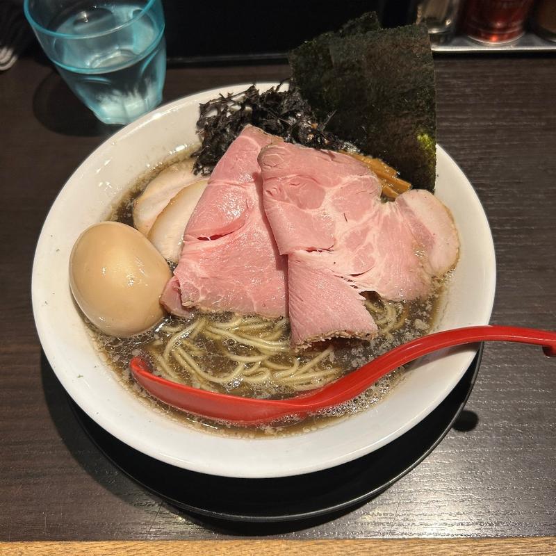 イカ煮干しと伊吹いりこ出汁中華蕎麦　特製(麺処 夏海 )