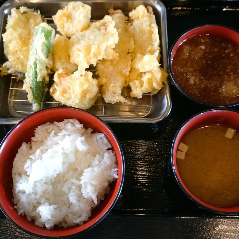 豚ロース，とり天ぷら定食(天屋喜助)