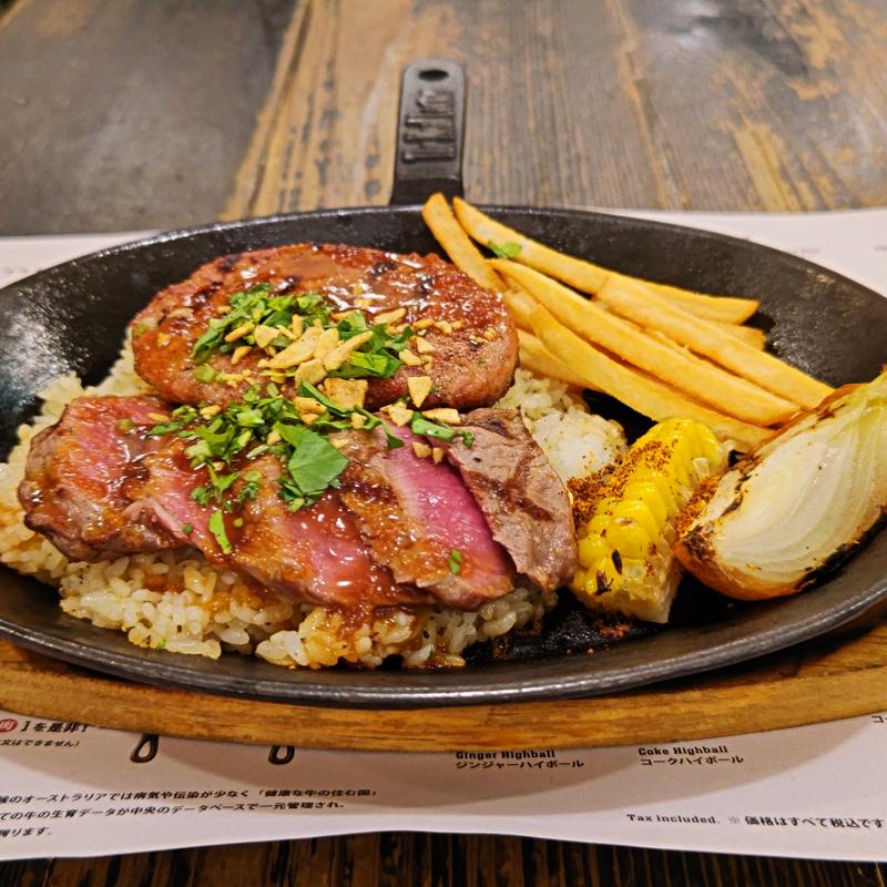 鉄板BBQプレート ビーフ&ハンバーグ(STEAK JOINT ステーキジョイント)