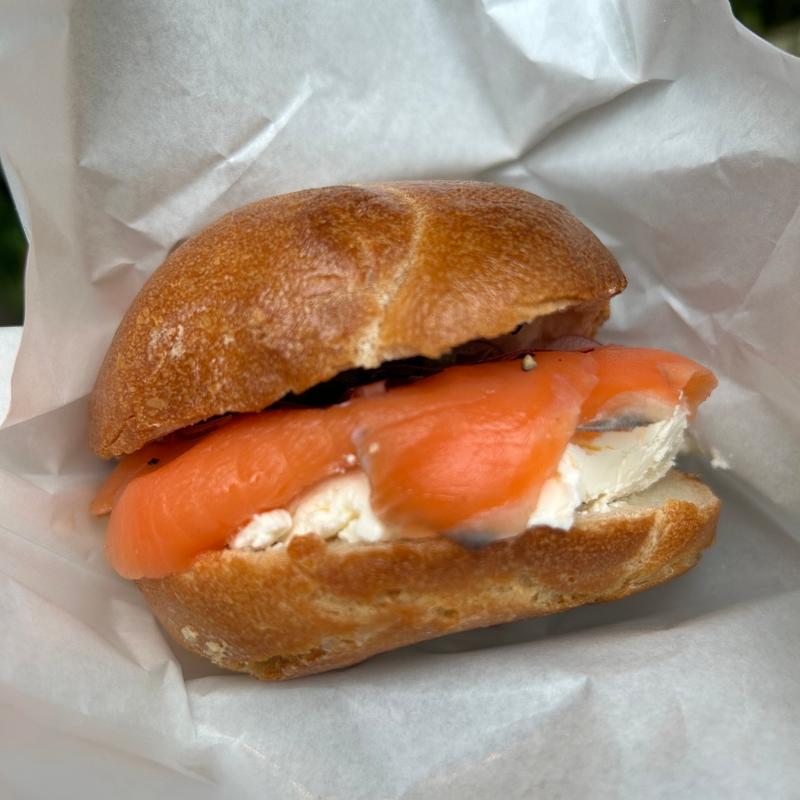 LOX（クリームチーズ&サーモン）(123BAGEL)