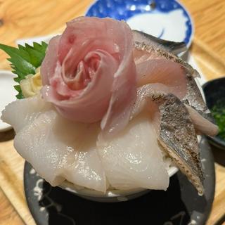 本日の海鮮丼(シハチ鮮魚店 狸COMICHI店)
