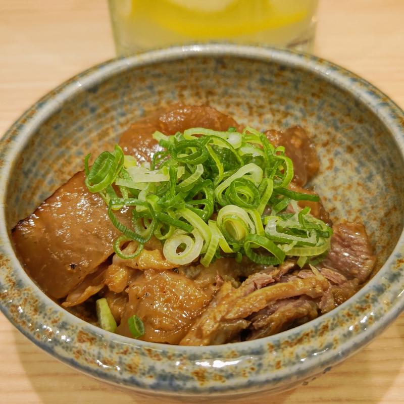 本まぐろスジ大根(貝・海苔巻き 野毛しらはら)