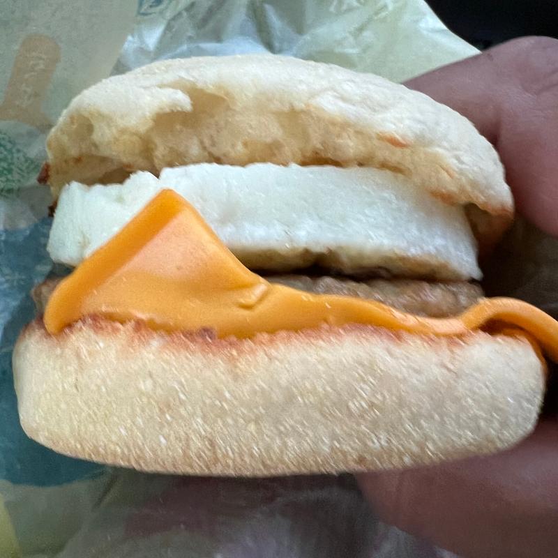 ソーセージエッグマフィン　アイスコーヒーⓂ️(マクドナルド 保木間店)