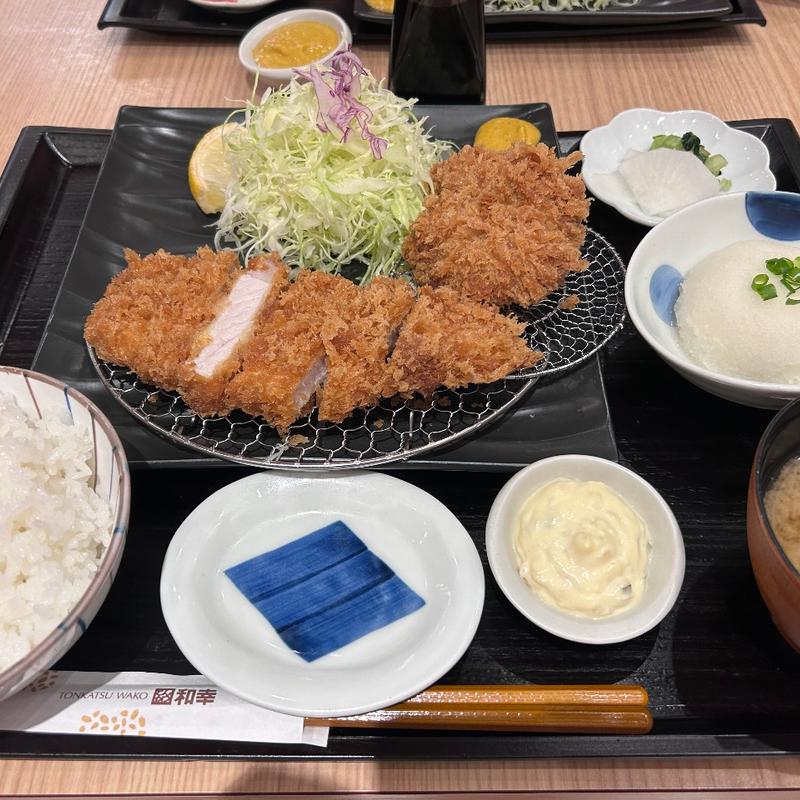 ロースカツ定食+カキフライ2個+おろしポン酢(とんかつ 和幸 第2旅客ターミナルビル羽田空港店)