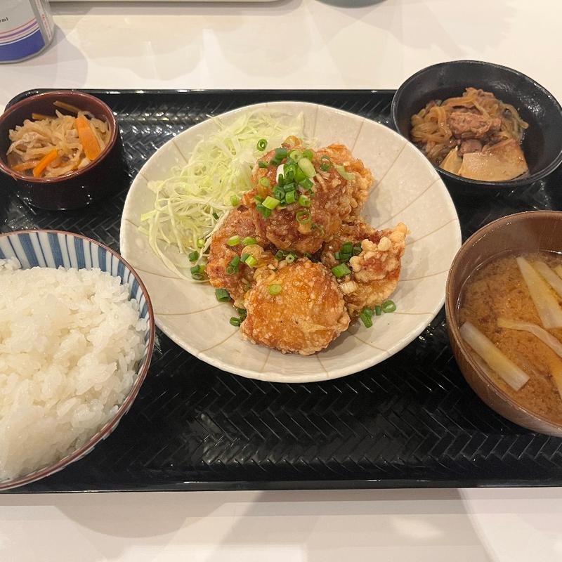 黒酢仕立ての油淋鶏定食(土鍋炊きご飯 おこめとおかず)