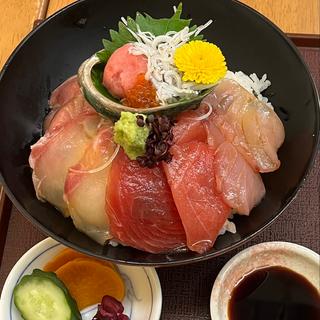 海鮮丼(海鮮茶屋魚國（Seafood Restaurant UOKUNI）)