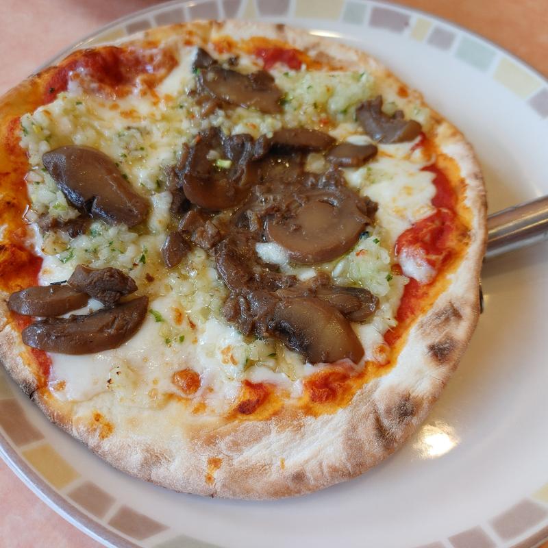 野菜ときのこのピザ(サイゼリヤ 市川ショップス店)