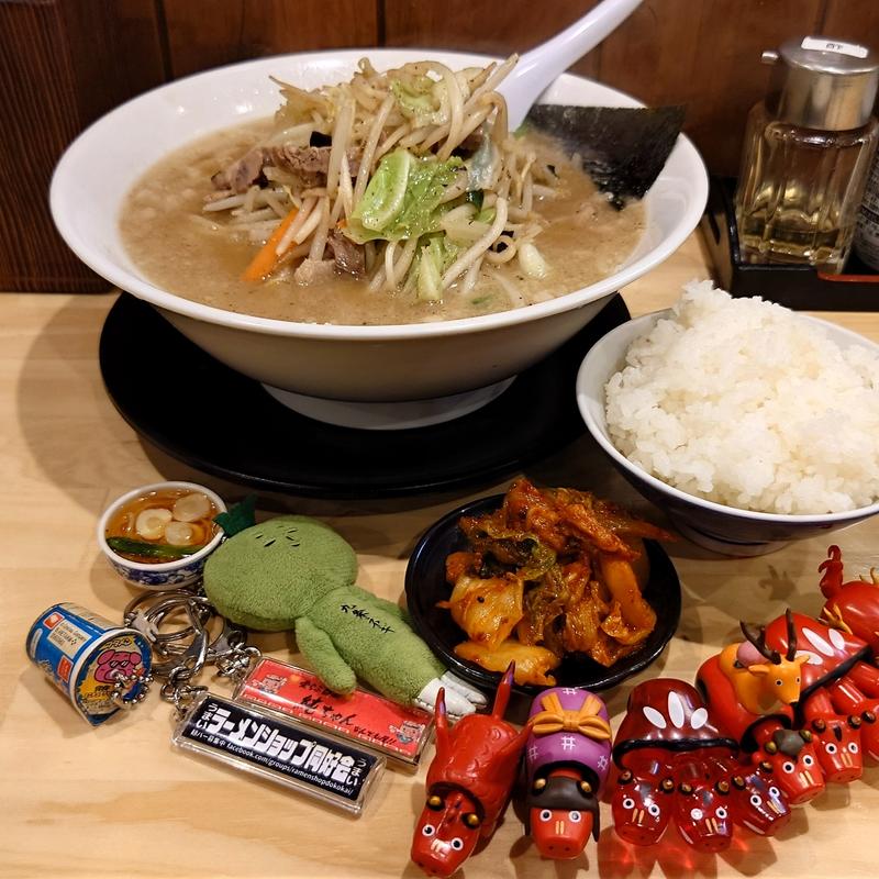 野菜たっぷりラーメン(椿ラーメンショップ 新さくら通り店 （つばきらーめんしょっぷ）)