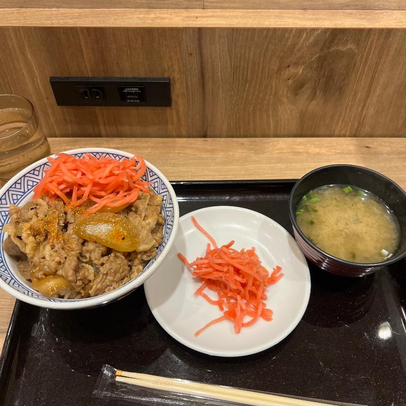 牛丼アタマ大盛　味噌汁(吉野家 足立保木間店)