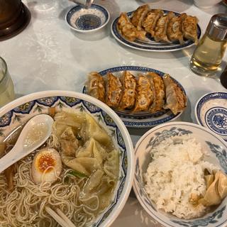 塩ワンタン麺　ライスセット　クーポン餃子(揚州商人 横浜スタジアム前店)