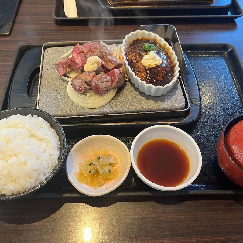 デミ煮ハンバーグ&角切りステーキランチ(石焼ステーキ 贅宮城明石台店 （ゼイ）)