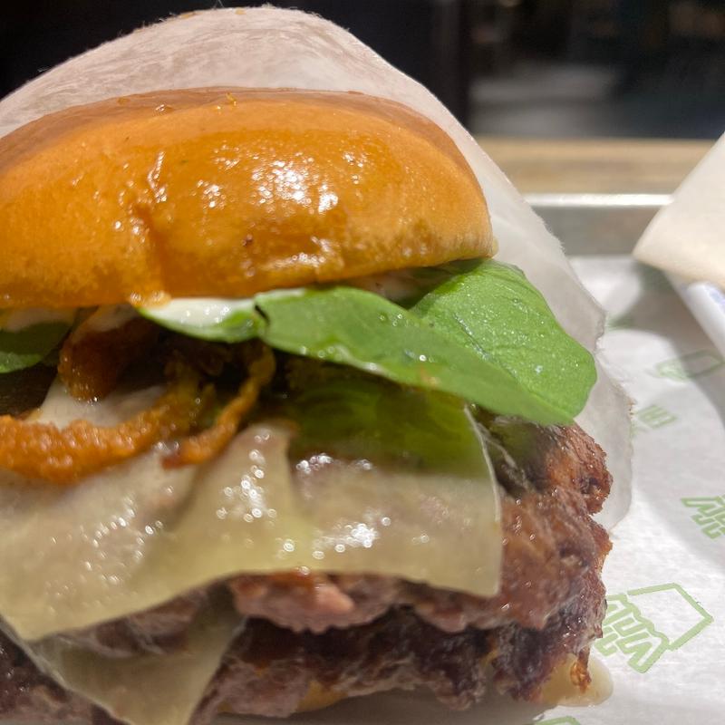 (SHAKE SHACK 東京国際フォーラム店)