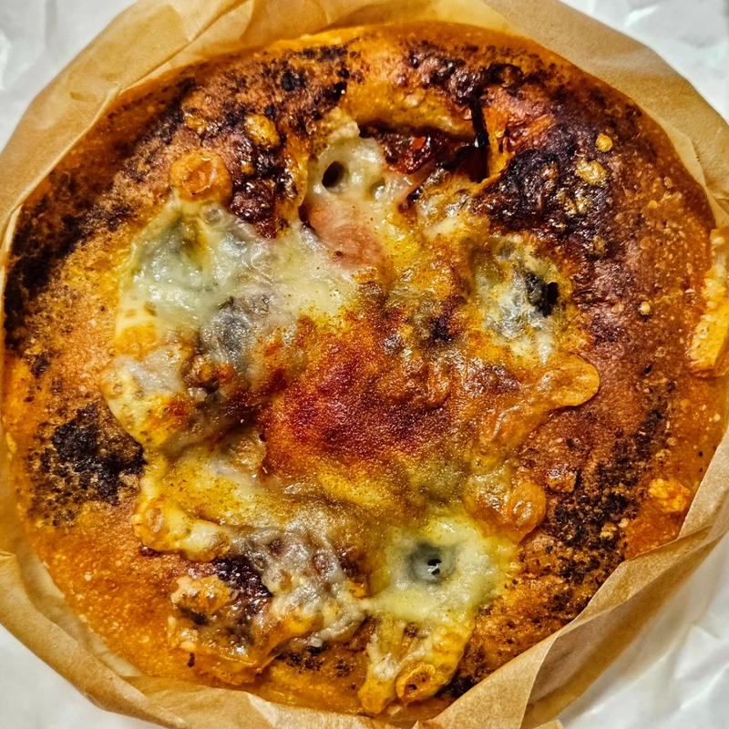 オリーブとドライトマトのチーズガレット(ムール・ア・ラ・ムール)