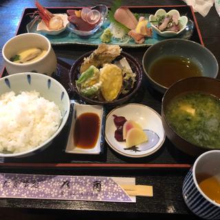 刺身と天ぷら定食(八角 )