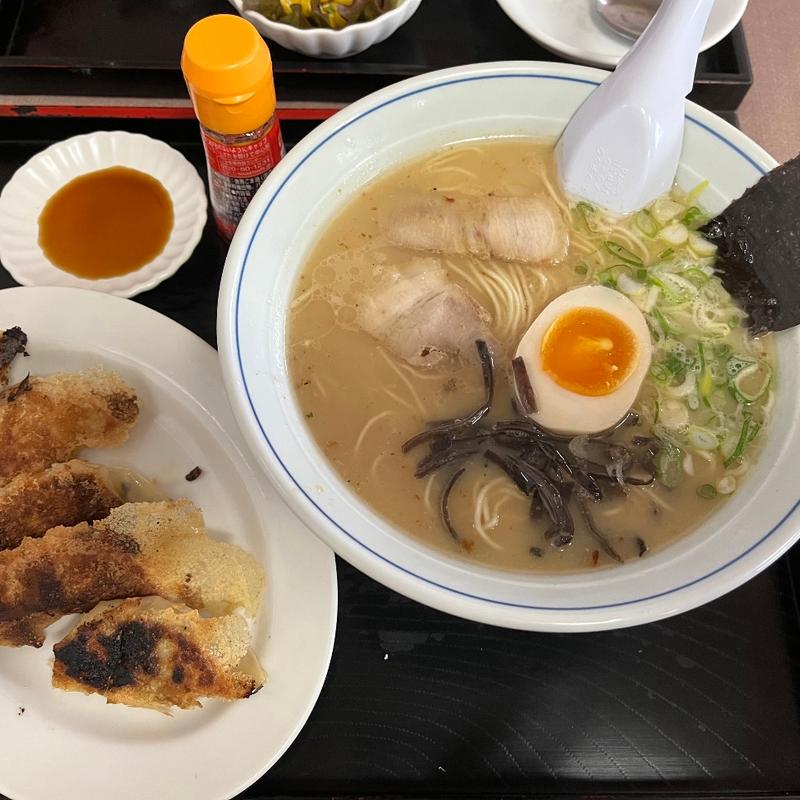 村主亭ラーメン・鉄鍋餃子5個(ラーメン村主亭 )
