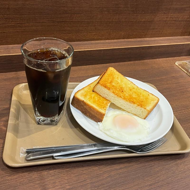 モーニングトースト&半熟目玉焼きドリンクセット(Holly's Café(ﾎﾘｰｽﾞｶﾌｪ)河原町中央口店)
