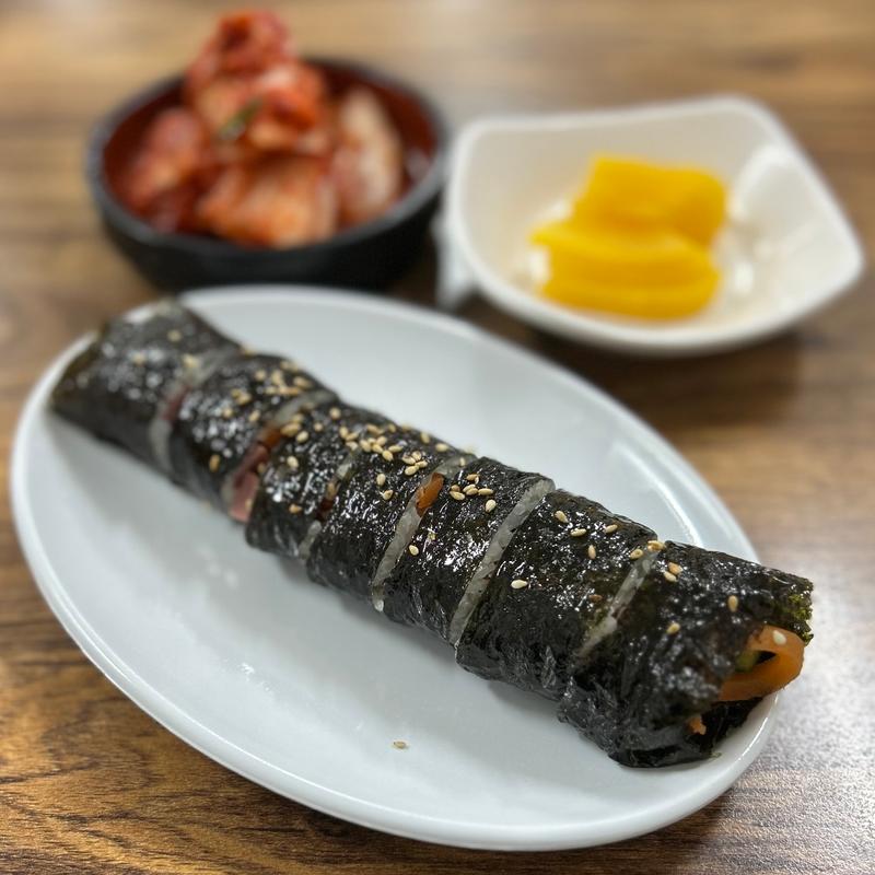김밥(Sogongbajirak Kalguksu)
