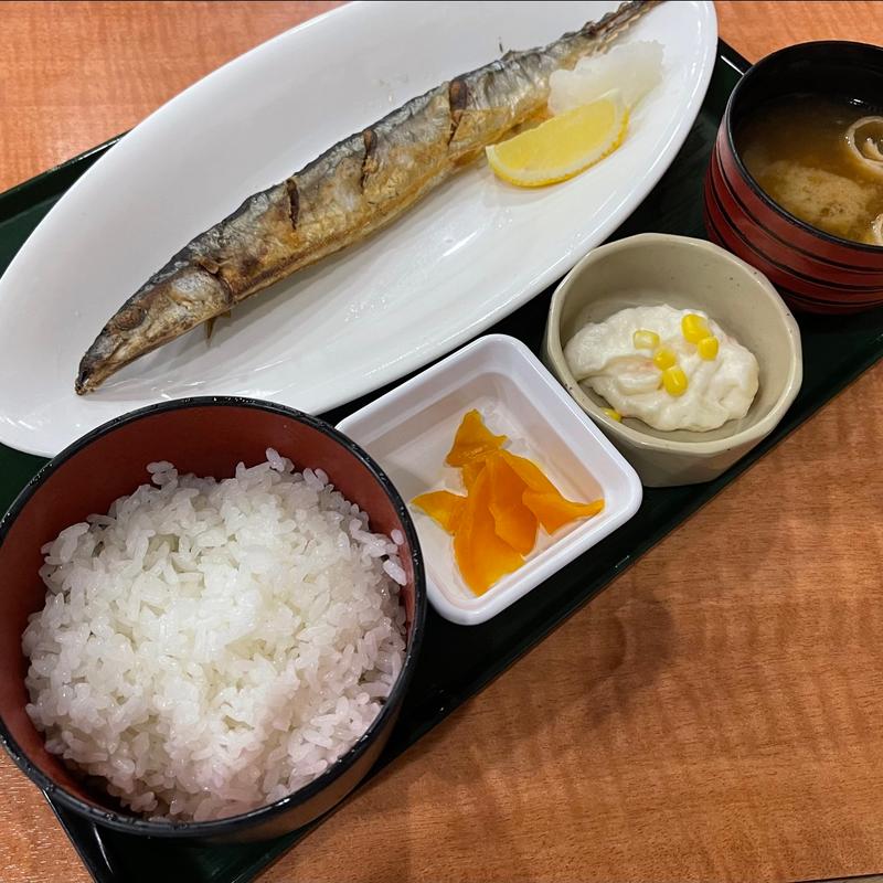 さんま姿揚げ定食(本家さぬきや)