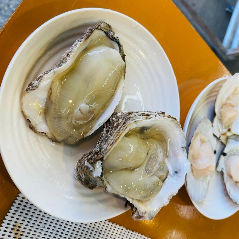 生牡蠣(魚の市場通り)