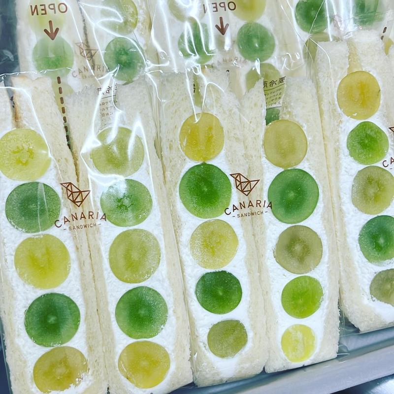 シャインマスカットのフルーツサンド(カナリアサンドイッチ亀戸店)