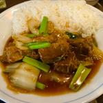 柔らか牛角煮かけご飯