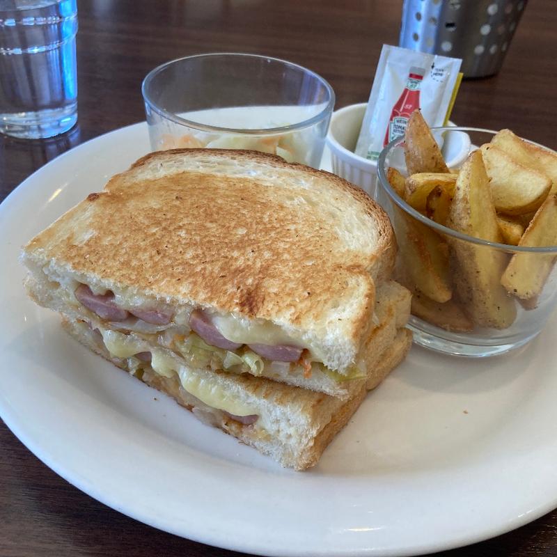 ホットサンド（トマトソーセージ）(Café Downey 日赤店)