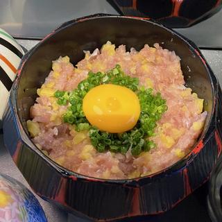 まぐタク丼(肉バル めっちゃAbuRu yan)