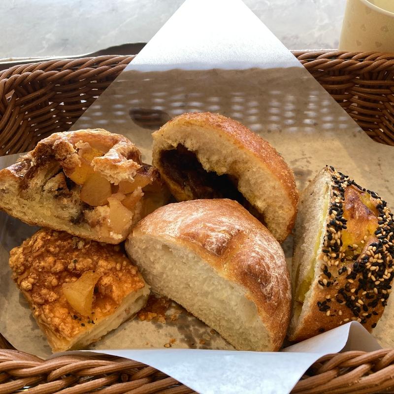 パン食べ放題モーニング(ハートブレッドアンティーク 伊勢原店)