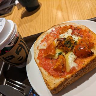セミドライトマトのピザトースト(スターバックスコーヒー 京王笹塚店)