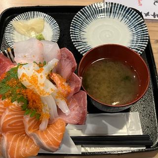 海鮮丼(トロ政)