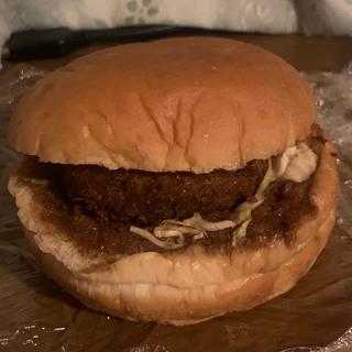 坂上バーガー(メンチカツ)(稲垣商店)