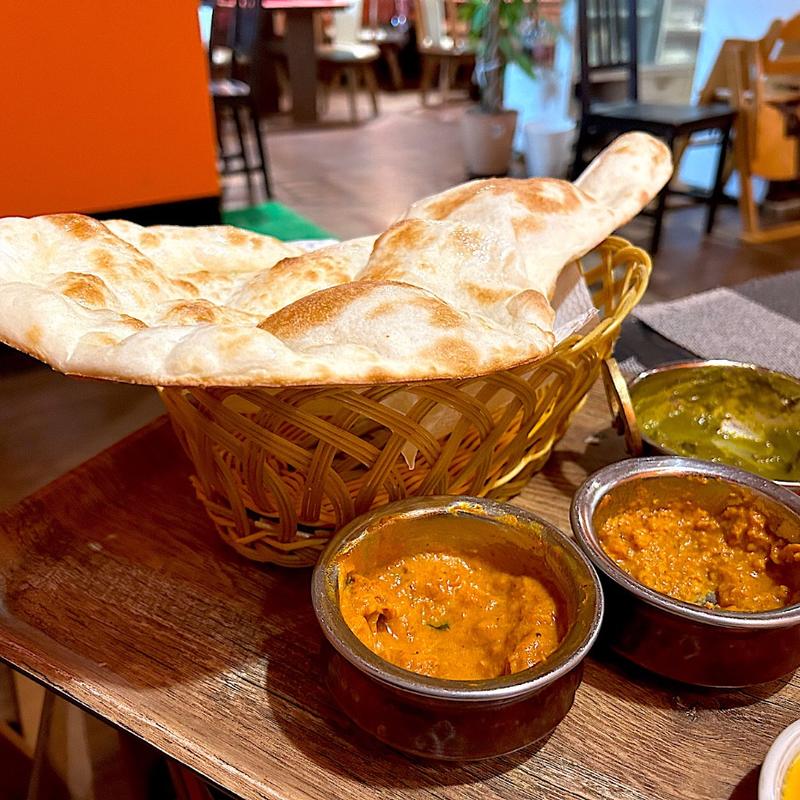 お替わりプレーンナン(インド・ネパール料理 KUMARI 若林店)